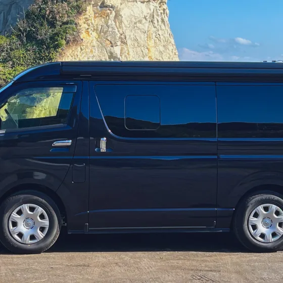 Camper HIACE Black