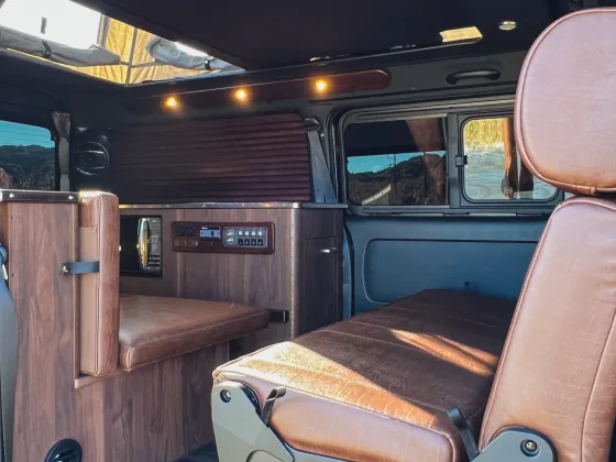 Camper HIACE Black