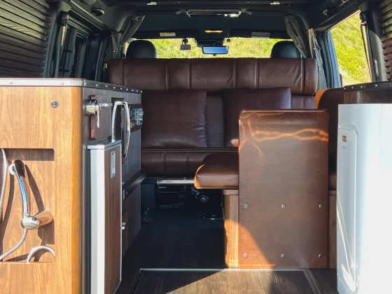 Camper HIACE Black