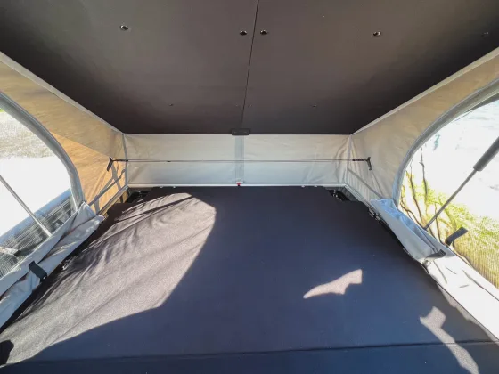 Camper HIACE Black