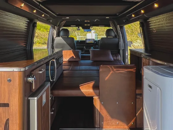 Camper HIACE Black