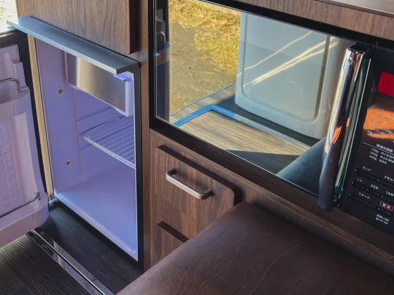Camper HIACE Black