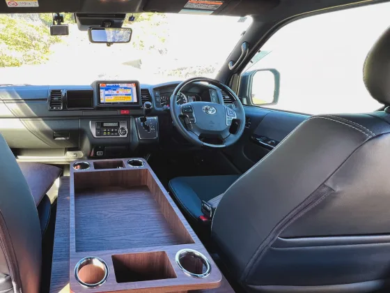 Camper HIACE Black
